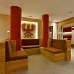 招待所 Ager 4*